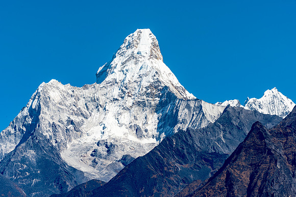 Ama Dablan, Nepal